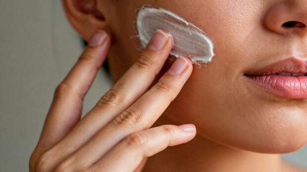 Врач объяснил, как весной не спровоцировать воспаления и пигментацию кожи