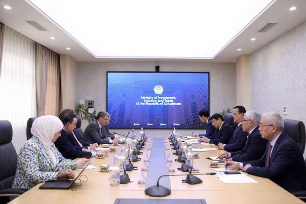 Погружаясь в долговую кабалу: Узбекистан в паутине международных валютно-финансовых организаций