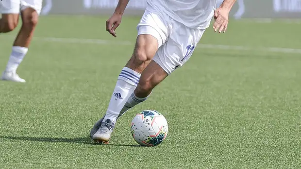 «Чемпионат»: «Оренбург» ведёт переговоры с «Зенитом» об аренде защитника