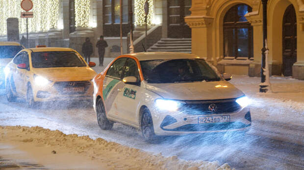 В Госдуме объяснили, почему цены на такси в Новый год невозможно ограничить