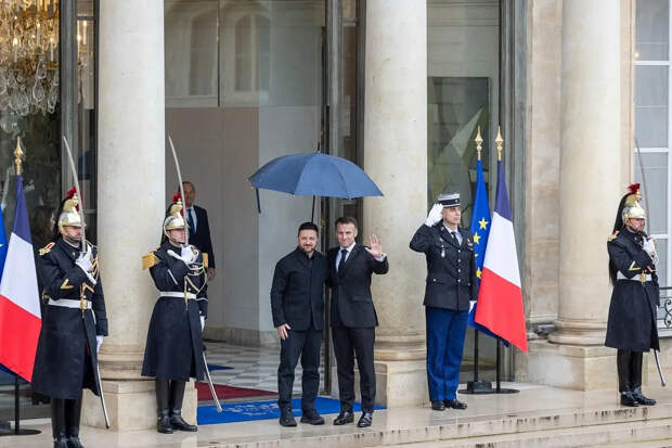 Макрон опроверг заявление Трампа об отправке французских кораблей в Ормуз