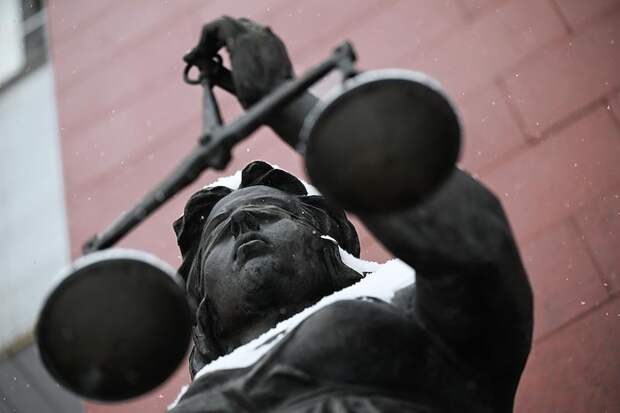 Появились новые данные о суде над воткнувшем нож в голову российскому судье охотнике