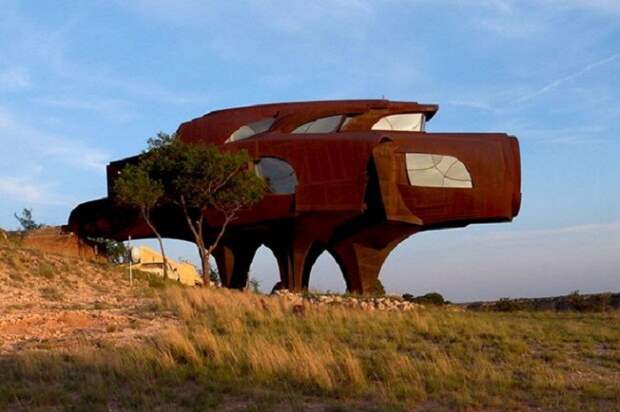 Проект стального дома художника Роберта Бруто (Техас, США). | Фото: 24tv.ua.