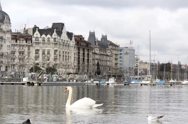 В Швейцарии закроют банк после заявлений США о связях с Россией