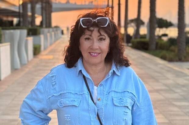 Певец Сергей Лазарев снял свою мать на отдыхе в Дубае