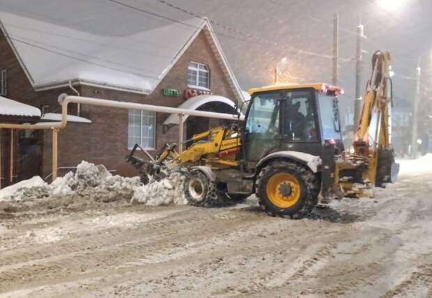 Порядка 8,5 тысяч кубометров снега вывезли за сутки с улиц Тулы
