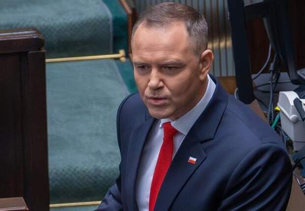 Навроцкий: руководство ЕС проводит политику, противоречащую интересам Польши