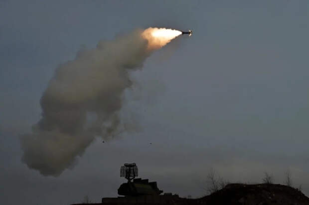 Системы ПВО за час сбили 10 беспилотников, летевших на Москву