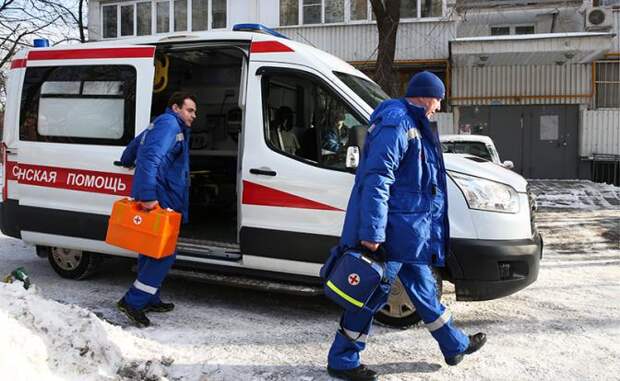 «Скорую помощь» поставили на счетчик — и ей опять предстоит отдуваться за все косяки российской медицины