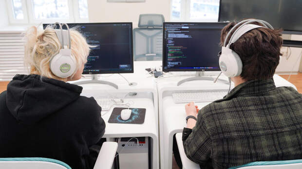 Путин призвал активнее внедрять технологии ИИ в образование