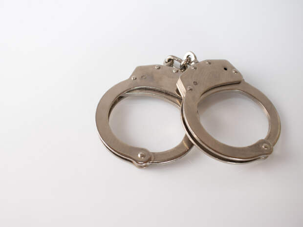 В Челябинске поймали парня, забравшего у двух школьниц 11 млн рублей