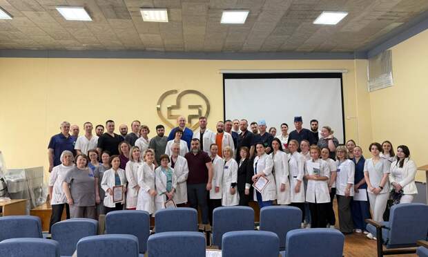 Главврач Котласской больницы попрощался с коллегами после четырех лет работы