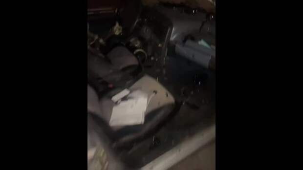 Ночью на Текстильщике неизвестные вскрыли чужое авто и украли магнитолу.