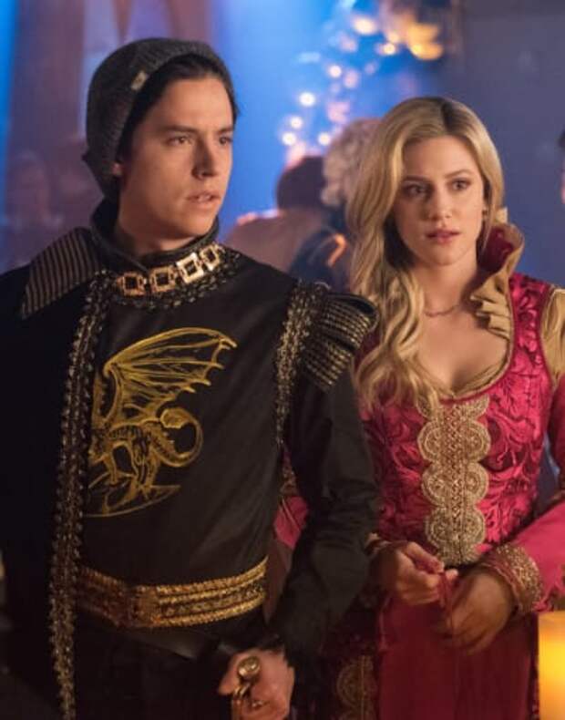 Medieval Wear - Riverdale Season 3 Episode 20