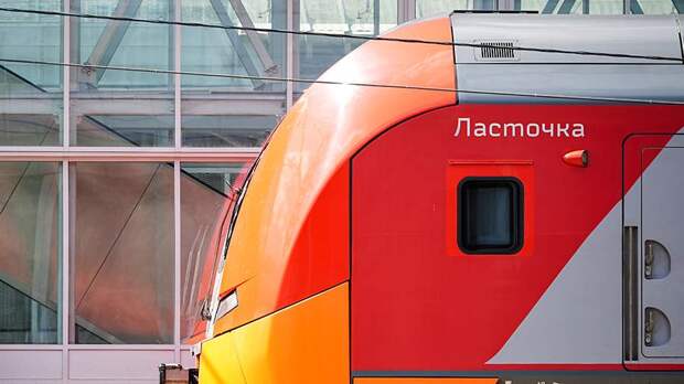 На дороге между Псковом и Петербургом два поезда поменяли маршрут