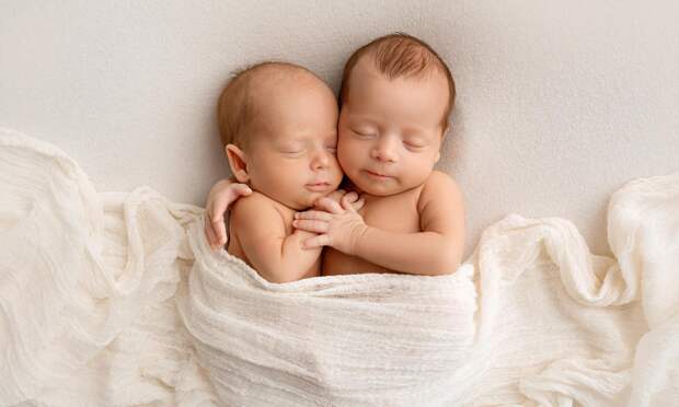 Женщина два раза подряд без ЭКО стала мамой двойняшек, теперь мальчиков
