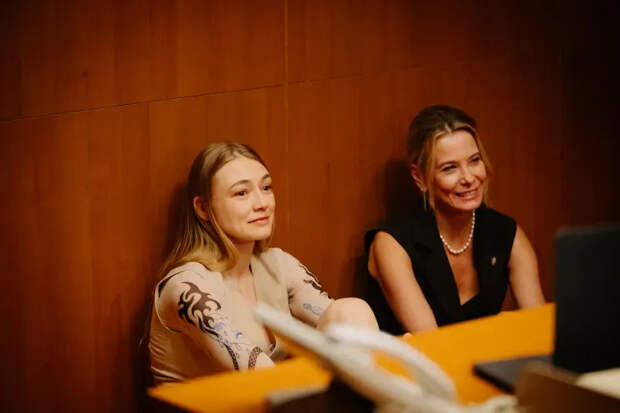 Оксана Акиньшина и Юлия Высоцкая в фильме