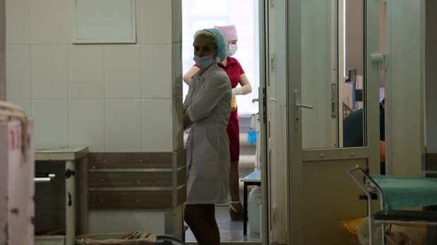 Врачи достали 12-сантиметровую спицу из "тазовой области" новосибирца