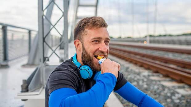 В какое время съесть протеиновый батончик, чтобы он принес пользу