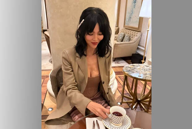 Жена Александра Цекало снялась в бюстгальтере