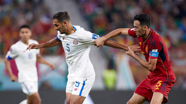 В матче между Испанией и Коста-Рикой произошла потасовка