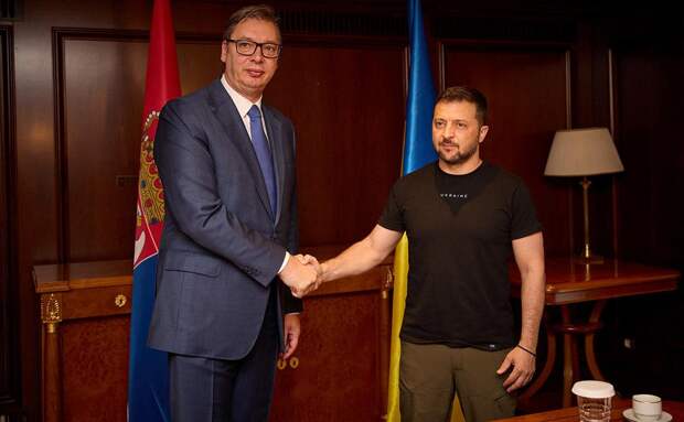 Президент Сербии Александр Вучич, который несколько месяцев обещал приехать в Москву 9 мая, за...