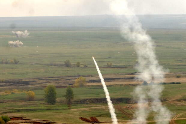 Иран атаковал базу США в Катаре и цели в Израиле