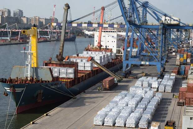 Евросоюз досрочно выберет квоту на поставки алюминия из России