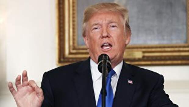 Президент США Дональд Трамп говорит об Иране в Дипломатической комнате Белого дома в Вашингтоне, США. 13 октября 2017