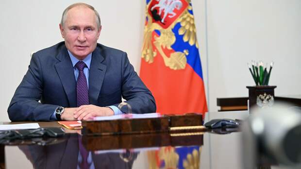 Путин примет участие в церемонии спуска на воду супертраулера 