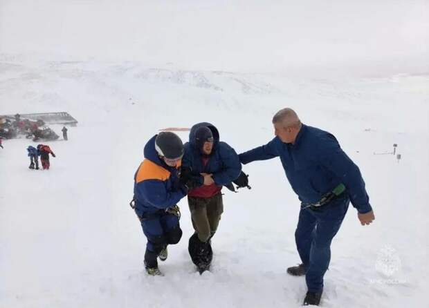 Появились кадры спасения туристов, найденных в горах на Камчатке