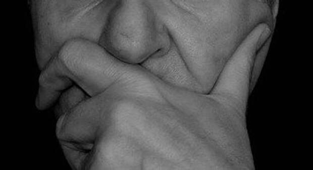 Оториноларинголог Зайцев заявил, что воспаление слизистой заставляет переболевших COVID-19 чувствовать запах гнили