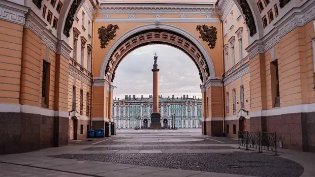 Власти Петербурга рассказали об ожидаемом количестве туристов в этом году