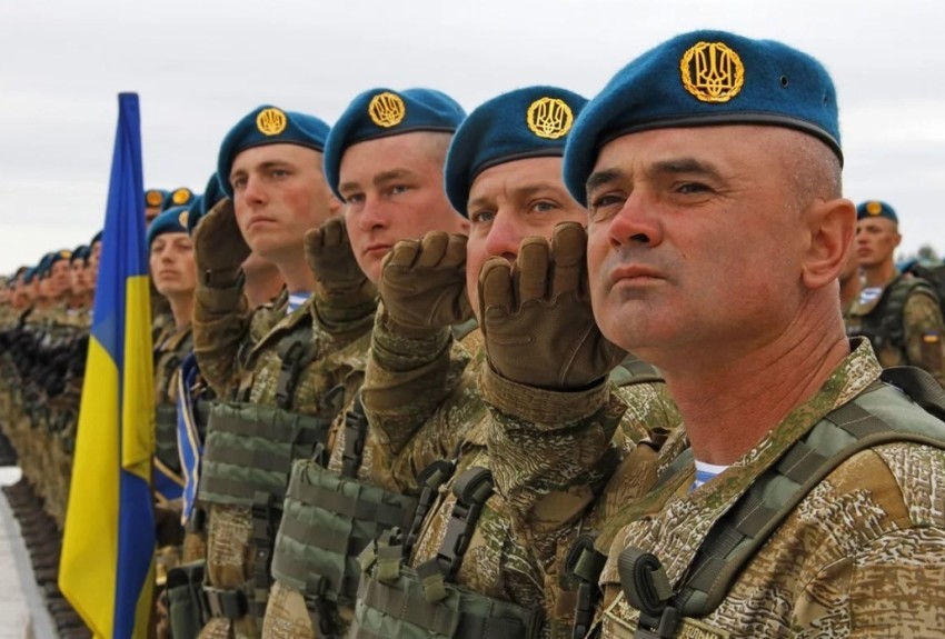 Украинские военные готовы взять власть в стране в свои руки
