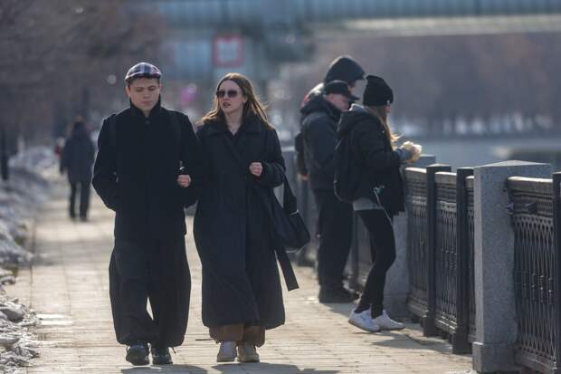 Москвичам назвали время схода снега