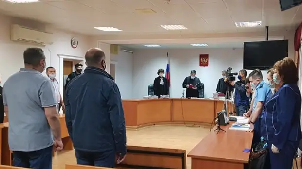 Третьему сократили срок: двух обвиняемых в изнасиловании дознавательницы полицейских полностью оправдали