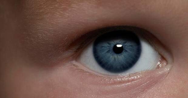 В Бурятии врачи спасли зрение 3-летней девочке, затолкавшей в глаз бусину