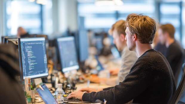 Эксперты спрогнозировали рост зарплат для разработчиков ПО в 2026 году