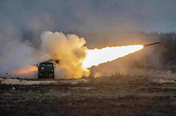 Американская высокомобильная ракетно-артиллерийская система оперативно-тактического назначения HIMARS Американская высокомобильная ракетно-артиллерийская система оперативно-тактического назначения HIMARS - РИА Новости, 1920, 10.01.2025