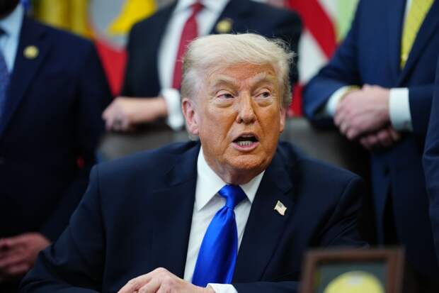 Трамп: США увеличат до 25% пошлины на импорт автомобилей и грузовиков из ЕС