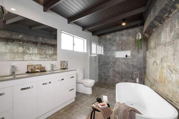 Муж и жена купили водный резервуар и превратили его в роскошный дом