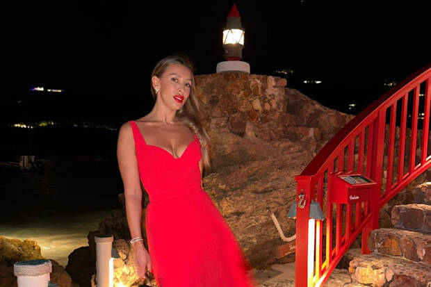 ТАСС: суд в Москве заочно арестовал экс-супругу олигарха Цветкова Хайрову