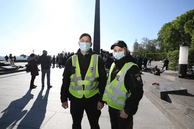 «Местных неонацистов полиция почти не трогала»: как власти и жители Украины отметили День Победы