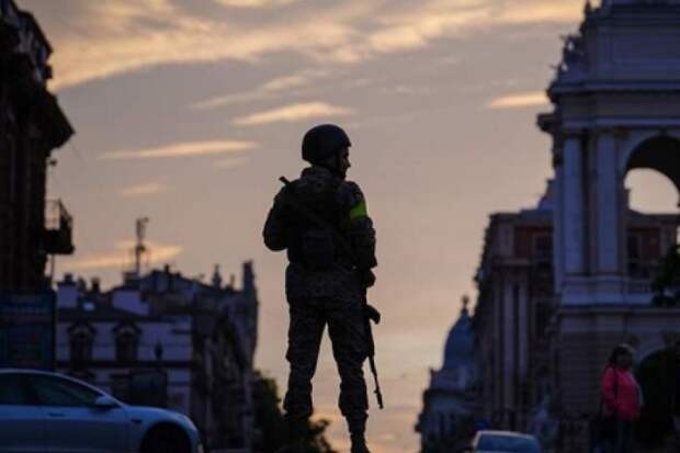 В Одессе ввели принудительную трудовую повинность. Очередь — за талонами и пайками?