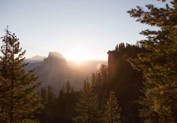 Иллюстрация на тему Гора Шаста в Калифорнии - легенды, витающие вокруг склонов