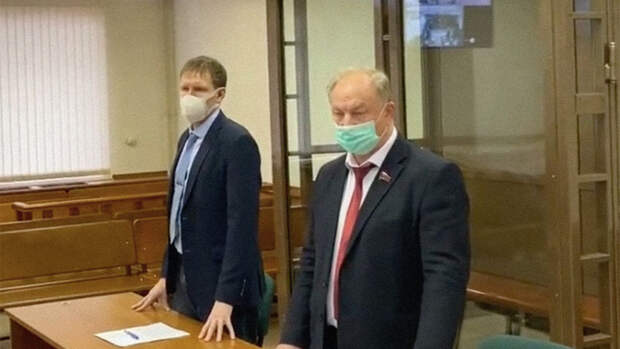 Депутату Рашкину оставили в силе запрет действий по делу об убийстве лося