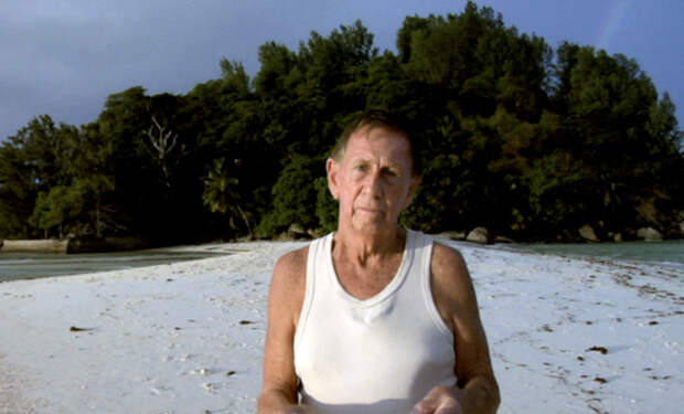 Мужчина купил необитаемый остров и 40 лет тайком искал на нем сокровища. Видео