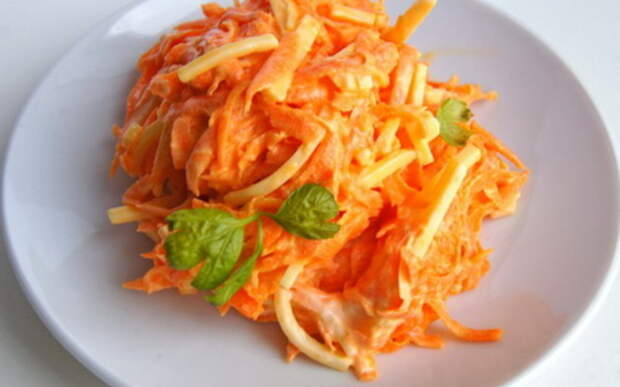 Салат с омлетом и морковью