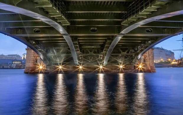 Мосты в Петербурге не будут разводить в ночь на 1 мая