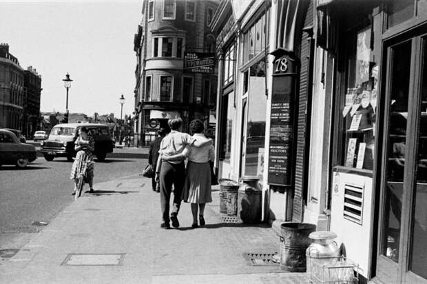 Прогулка по городу. Великобритания, Лондон, 1950 год.